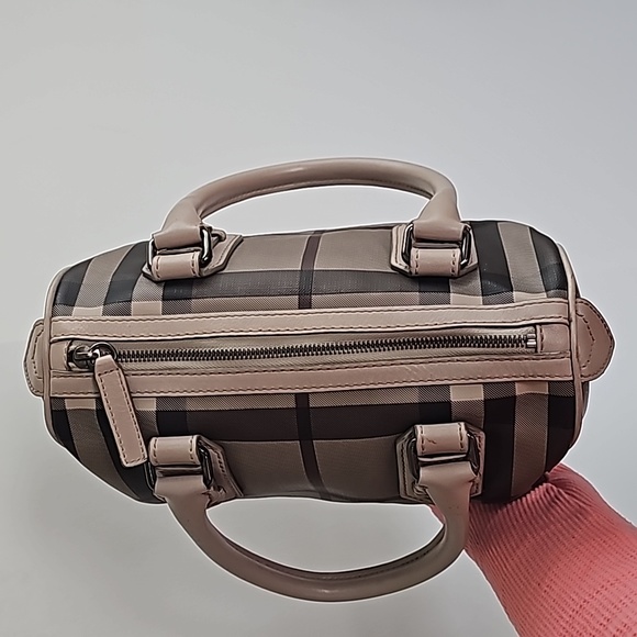 Authentic Burberry Chester Boston Bag - Picture 4 of 17